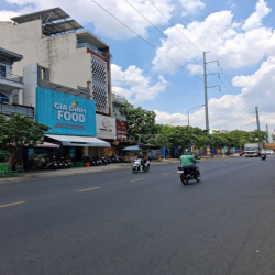 Cho thuê nhà mặt tiền đường lạc long quân, quận 11, tphcm