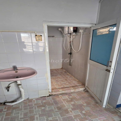 Phòng trọ sinh viên 75-12 Nguyễn Văn Cừ Quận 5 có máy lạnh