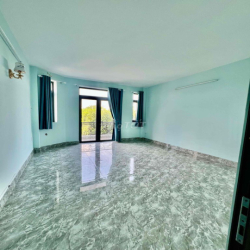 Cho Thuê Nhà Mới Xây DT 180m2 1Trệt 2Lầu 3Pn 4Wc Gần Chợ Vườn Lài