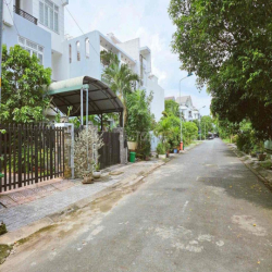 Cho thuê biệt thự KDC Gia Hoà Khang Điền nội thất hiện đại