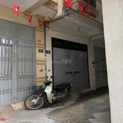 thuê nhà số 3 ngõ 167 phố đồng cổ 37 m5 tầng mỗi tầng 2 phòng