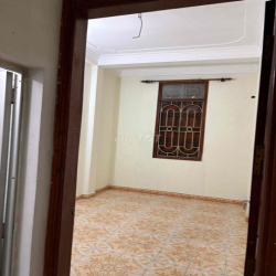 thuê nhà số 3 ngõ 167 phố đồng cổ 37 m5 tầng mỗi tầng 2 phòng