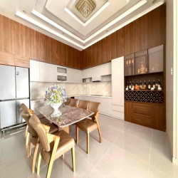 NHÀ ĐẸP MỚI XÂY NỘI THẤT ĐẦY ĐỦ SẴN Ở TẠI KQH AN SƠN ĐÀ LẠT