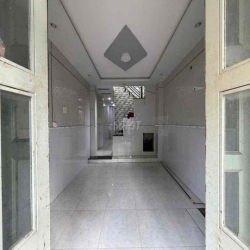 Nguyên căn hẻm rộng 2PN HTP gần cầu phú mỹ