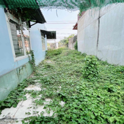 Cho thuê lô đất MT đường Vườn Thơm, DT 9mx30m, giá 6 triệu/t