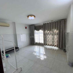 CHO THUÊ NHÀ NGUYÊN CĂN MẶT TIỀN QUẬN 10 - 1 TRÊT + 4 LẦU