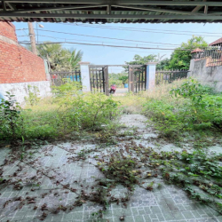 Cho thuê lô đất MT đường Vườn Thơm, DT 9mx30m, giá 6 triệu/t