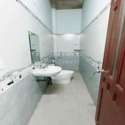 Cho thuê lô đất MT đường Vườn Thơm, DT 9mx30m, giá 6 triệu/t