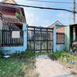 Cho thuê lô đất MT đường Vườn Thơm, DT 9mx30m, giá 6 triệu/t