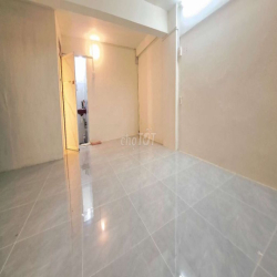Nha trung tâm q 5 tầng trệt chung cư đường Trần hưng Đạo q5