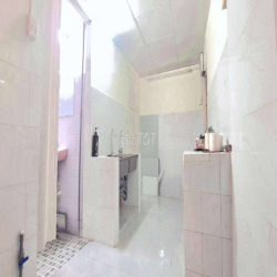 Nha trung tâm q 5 tầng trệt chung cư đường Trần hưng Đạo q5