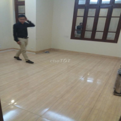 Cho thuê nhà ngõ 118 Nguyễn Khánh Toàn, Dt 100m2 x 4 tầng 2 mặt tiền