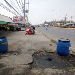 NHÀ MẶT TIỀN QL13 MẶT BẰNG KINH DOANH SẦM UẤT