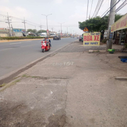 NHÀ MẶT TIỀN QL13 MẶT BẰNG KINH DOANH SẦM UẤT