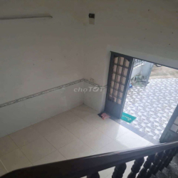 Nguyên căn. gần CV Làng Hoa, 4x14m, 2PN, có máy lạnh, Sân rộng