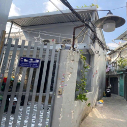 Nguyên căn. gần CV Làng Hoa, 4x14m, 2PN, có máy lạnh, Sân rộng