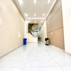 Cho thuê nhà MT 123 Huỳnh Văn Bánh - 4X17m- 2 Lầu