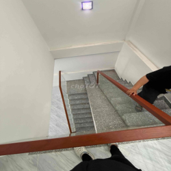 CHO THUÊ NHÀ MẶT TIỀN ĐƯỜNG SONG HÀNH TMT