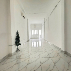 Cho thuê nhà MT 123 Huỳnh Văn Bánh - 4X17m- 2 Lầu