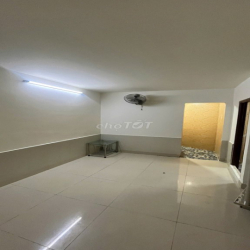 Nhà 4pn q5 gần chợ hòa bình bv chấn thương trần hưng đạo chùa vạn phật