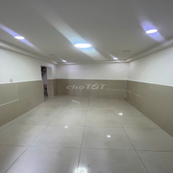 Nhà 4pn q5 gần chợ hòa bình bv chấn thương trần hưng đạo chùa vạn phật