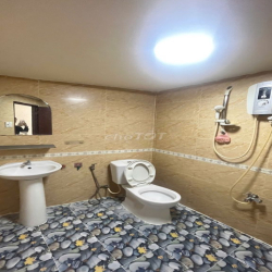 Nhà 4pn q5 gần chợ hòa bình bv chấn thương trần hưng đạo chùa vạn phật