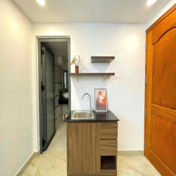 CHDV Mới 100% Gần ngay Cầu ng văn cừ , Thang Máy mới Gần chợ