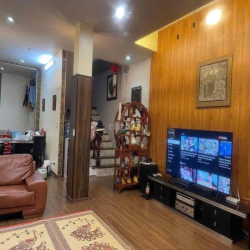 CHO THUÊ NGUYÊN CĂN - SÂN VƯỜN - NGÔ GIA TỰ 230M - 12 TRiệu