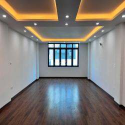 Cho thuê nhà mới tinh Liền Kề Linh Đàm:90m2, 5 tầng, 25tr, thang máy