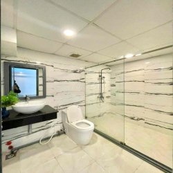 CHDV Mới 100% Gần ngay Cầu ng văn cừ , Thang Máy mới Gần chợ