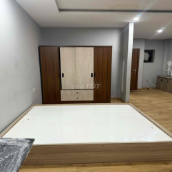 CHO THUÊ PHÒNG SẠCH ĐẸP - 40m2 - BAN CÔNG - ĐỐI DIÊN BV THỦ ĐỨC