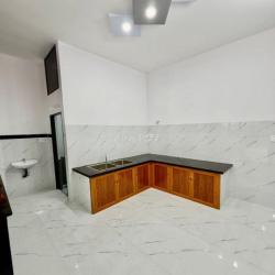 Bán nhà 4 tầng mặt tiền Nguyễn Thị Minh Khai giá 5 tỉ 650 triệu