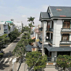 Cho Thuê Biệt Thự Mặt Tiền Hẻm KD Đs 20(7x20m) 3Lầu 4PN