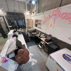 Cho thuê mặt bằng quầy bar – vào là bán ngay