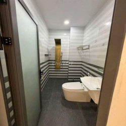 Nhà 1 trệt 1 lửng 3 lầu đường Bình Thành BHH B bình tân