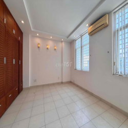 VĂN PHÒNG 150M2 KHU NHÀ PHỐ HƯNG GIA, PHÚ MỸ HƯNG