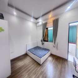 Cho thuê căn hộ khép kín tại Đường Láng, đầy đủ nội thất