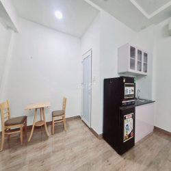 CĂN HỘ CAO CẤP 50M2,  6.5TR, BAN CÔNG, THANG MÁY, NGAY NGÃ 6 GÒ VẤP