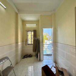 MỚI 100% CÁC PHÒNG BAN CÔNG CỬA SỔ NGAY TRUNG TÂM QUẬN 10 GIÁ SIÊU RẺ