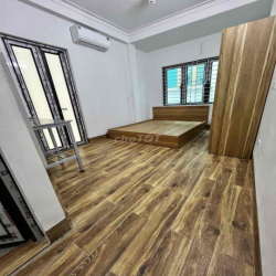 phòng khép kín, đầy đủ nội thất, tại tổ 1 Kiến Hưng