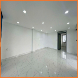 Cho thuê văn phòng 50m2 ban công góc đẹp - Vạn Phúc City