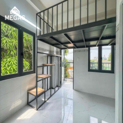 KHAI TRƯƠNG PHÒNG CÓ GÁC NGAY CẦU VƯỢT NGÃ TƯ GA