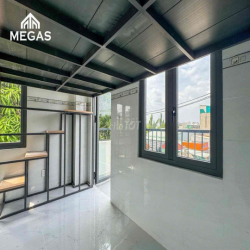 KHAI TRƯƠNG PHÒNG CÓ GÁC NGAY CẦU VƯỢT NGÃ TƯ GA