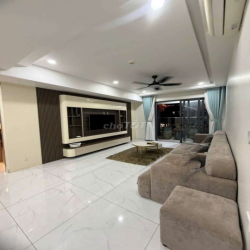 cho thuê căn sky villa diamon alnata 226m2 ô tô đậu trước villa, 4pn