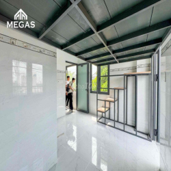 KHAI TRƯƠNG PHÒNG CÓ GÁC NGAY CẦU VƯỢT NGÃ TƯ GA