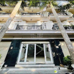 NHÀ PHỐ. GIÁP GÒ VẤP. TRÊT 3 LẦU 4PN 5WC. SÂN THƯỢNG