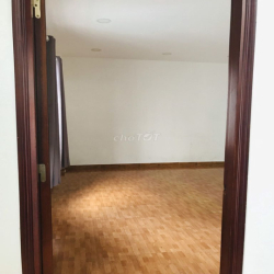 Cho Thuê Nguyên Căn Góc 2MT Nguyễn Hồng Đào dt 4x15-3.5 tấm-30tr/th