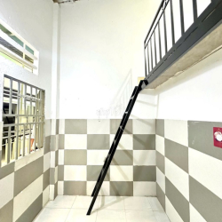 Phòng Trọ Gác Cao ,Cực Thoáng Nằm Tại Đường Nguyễn Xiển Quận 9