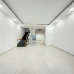 Hàng hiếm, hẻm 118 Y Nuê, nhà mới xây 100%, nở hậu, DT 128m2