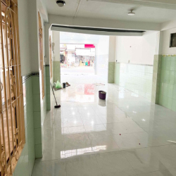Nhà mặt tiền ngay ngã 4